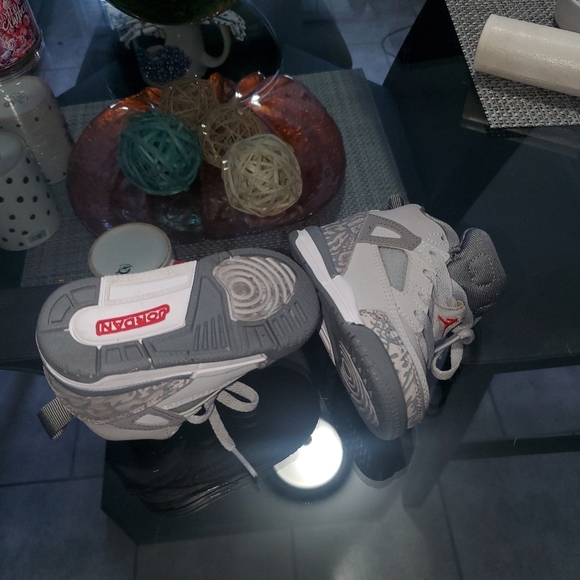 Sneaker - Picture 3 of 3